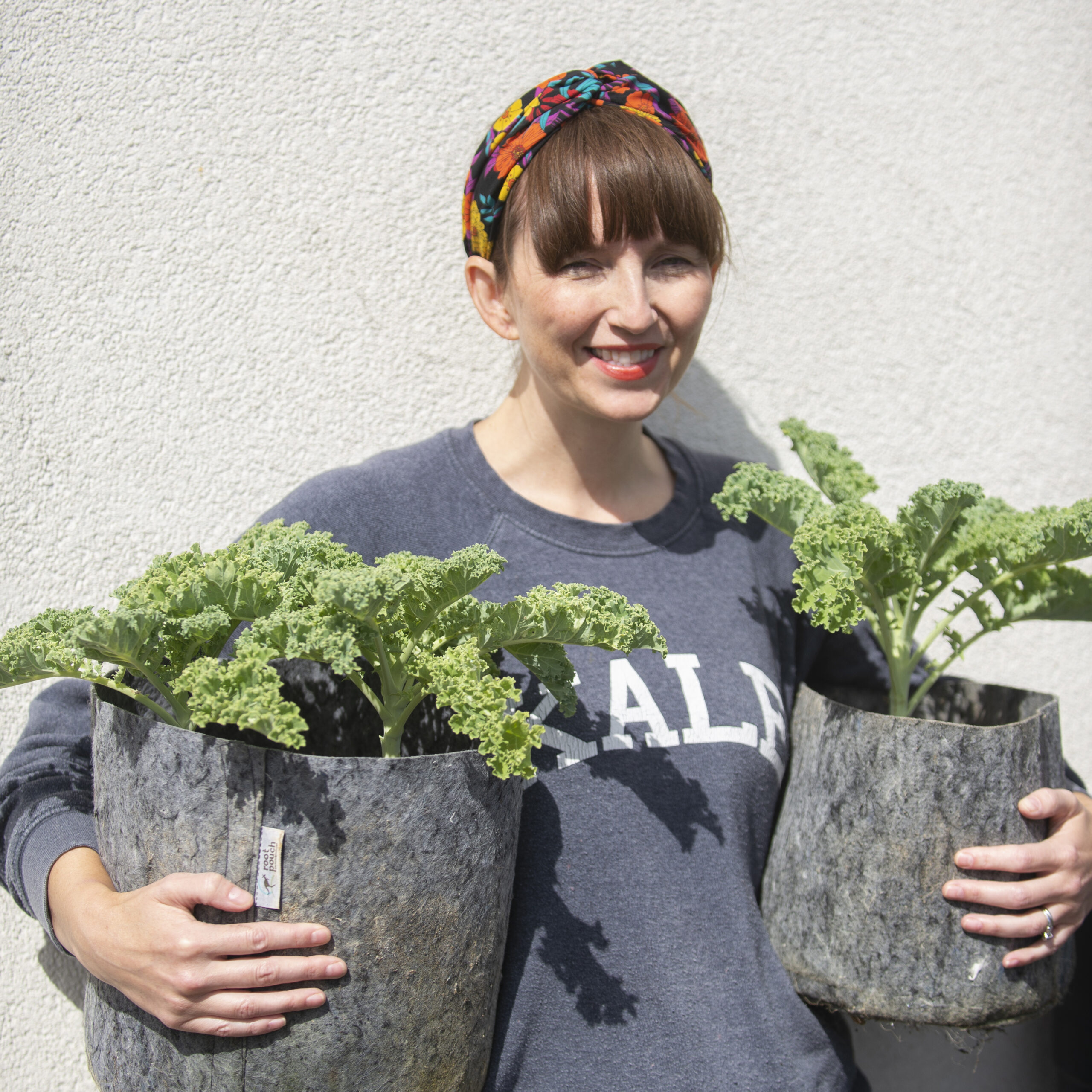 Su Anderson Kale Standing3